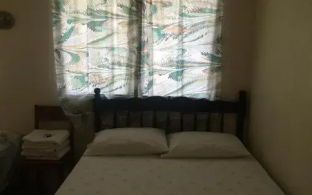 J & R Guest House