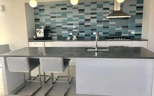 Lakeview Apartments in Chicago