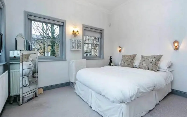 Veeve  2 Bed House On Stoneleigh Place Holland Park