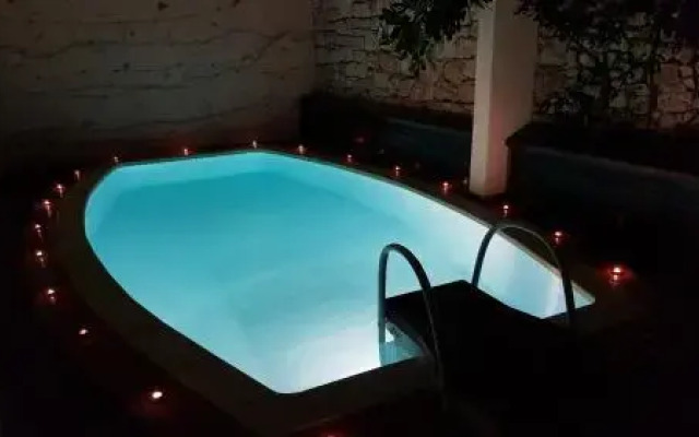 Hostel Bol