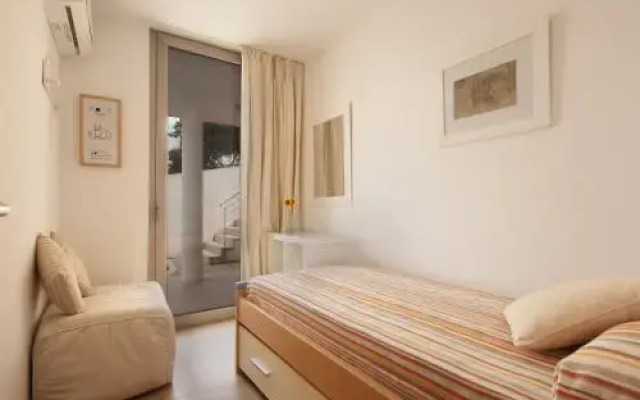 Molins 5 near the sea