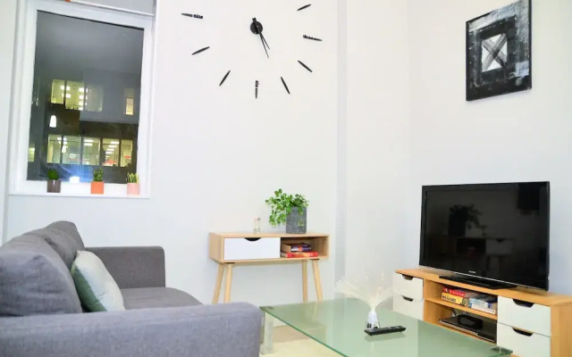 Lively And Stunning Auckland Central Apartment