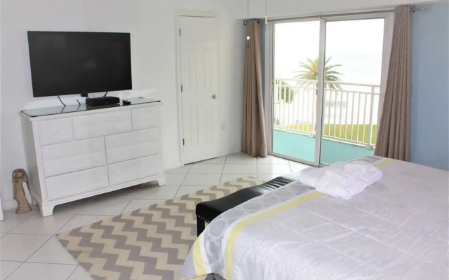 Jamaica Royale 406 - 2 Br Condo