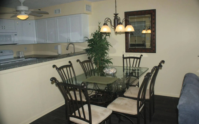 Sea Winds 101 3 Br condo by RedAwning