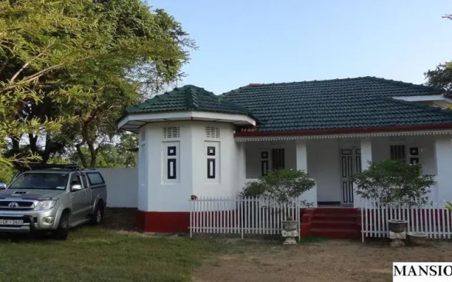 Safari Mansion