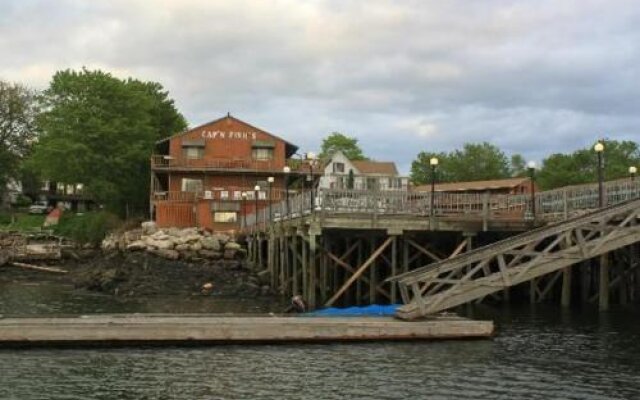 Cap N Fish'S Waterfront Inn