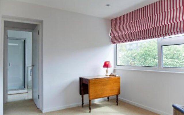 3 Bed House - Putney