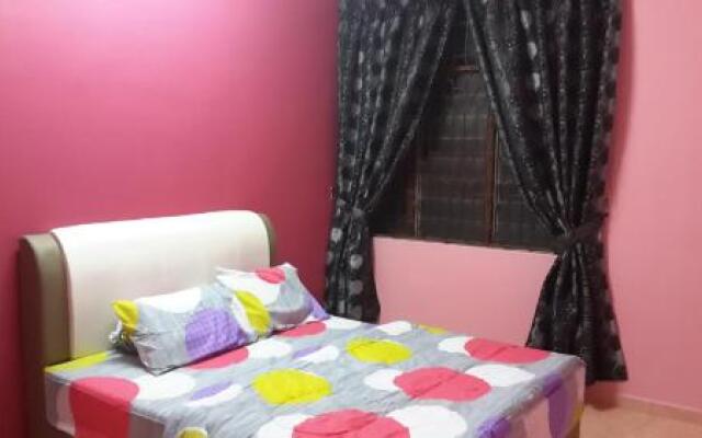 Roemahkoe Holiday Home