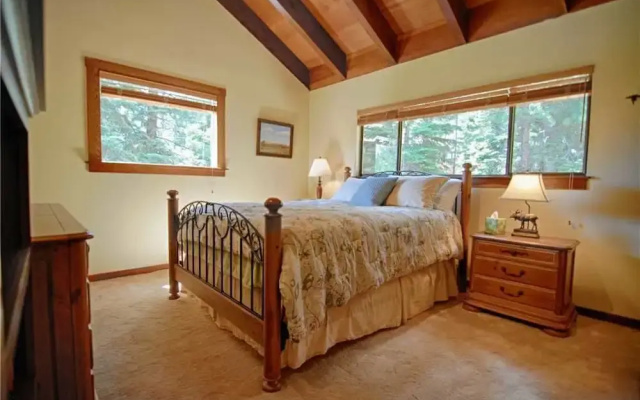 1380 Commonwealth Drive - 3 Br Home