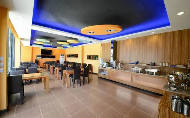 Oceanic Pearl Resort