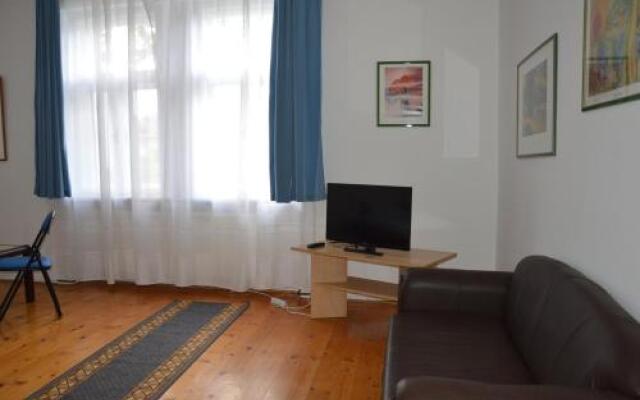 Tisza-Kert Apartmanok