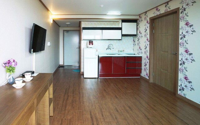 Jeju Amor House Hostel