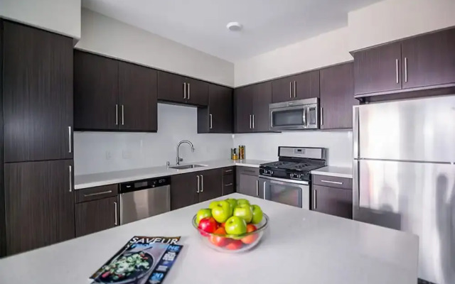 Convention Center Apartments By Barsala