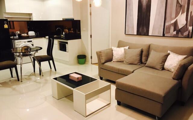 Modern apartment with many amenities