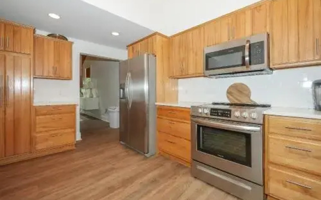 11 Gunnery - 5 Br Home