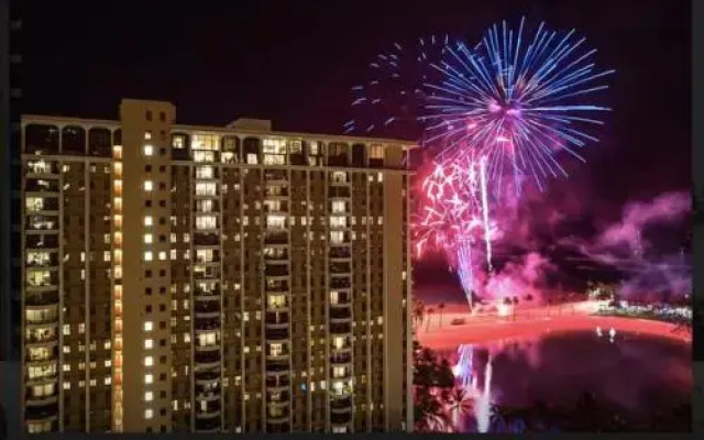 Astonishing Ilikai Condo Rental #1928