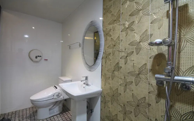 A Plus Hotel