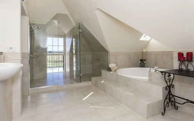 Stoneleigh Lodge