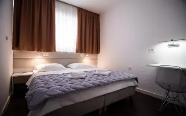 Hotel No-1