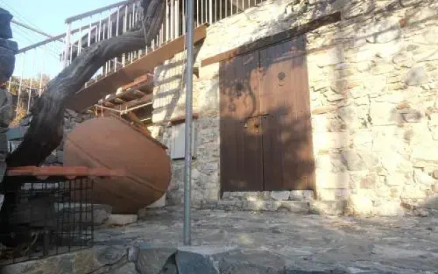 Symposio Maria House 1