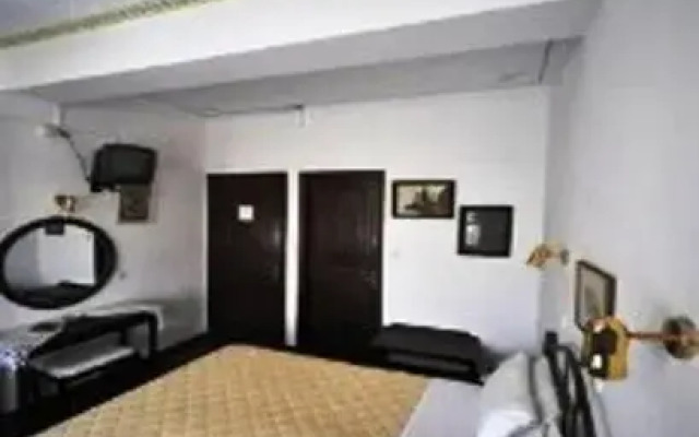 Acropolis Hotel