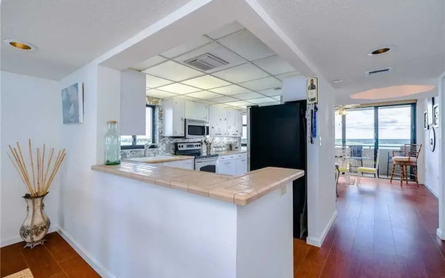 Lighthouse Towers 2008 - Two Bedroom Condo