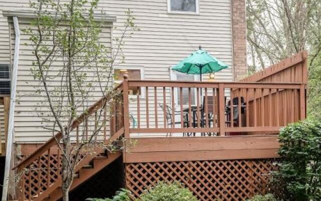 2Br Chic Nashville Townhouse by RedAwning