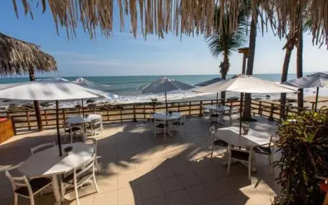 Casa de Playa Bungalows & Restaurant