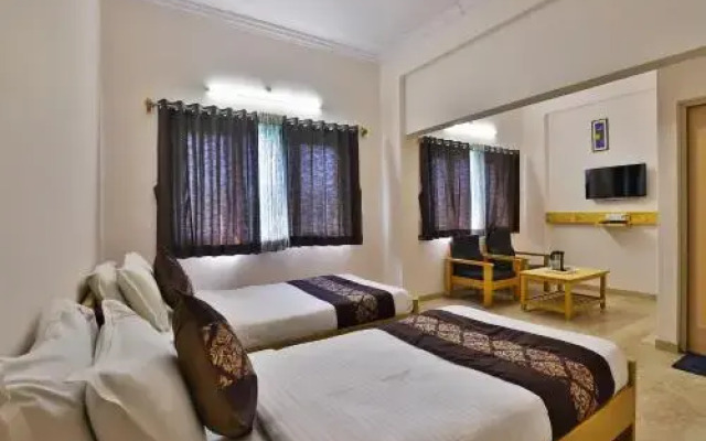 OYO 28448 Tree Top Residency