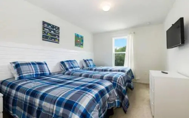 7BR Villa - 4731 Blue Diamond Street