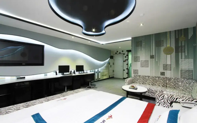 A Plus Hotel