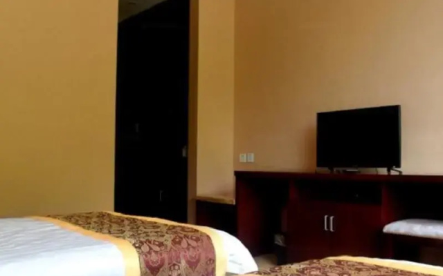 Chengdu Lying Dragon Lake Hotel