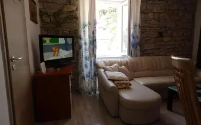 Holiday Home Maslinica