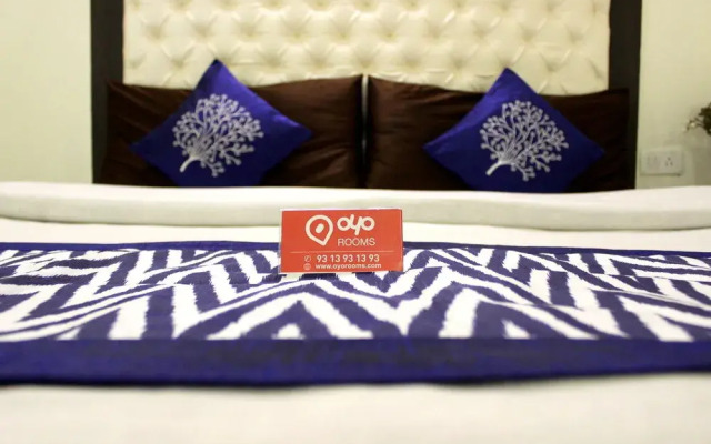OYO 1045 Hotel Ashirward