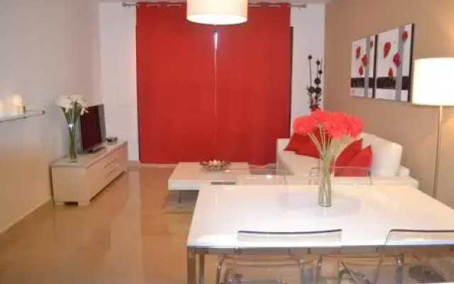 2114-Apt with nice terrace with pool view