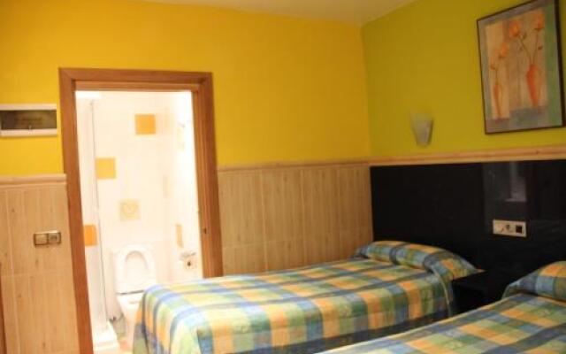 Hostal Izar Bat