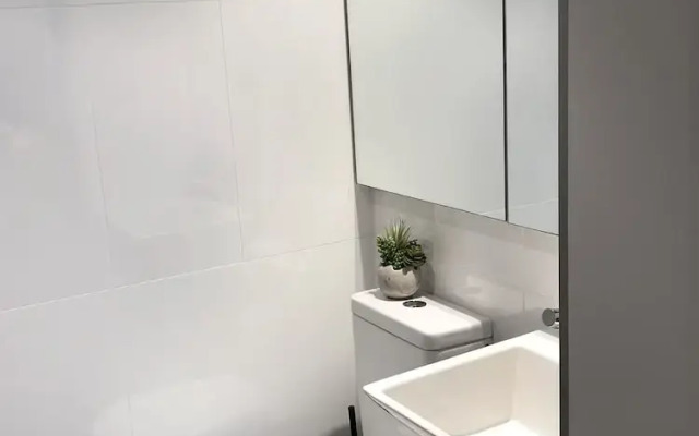 Sunshine Beach Luxe Apartment