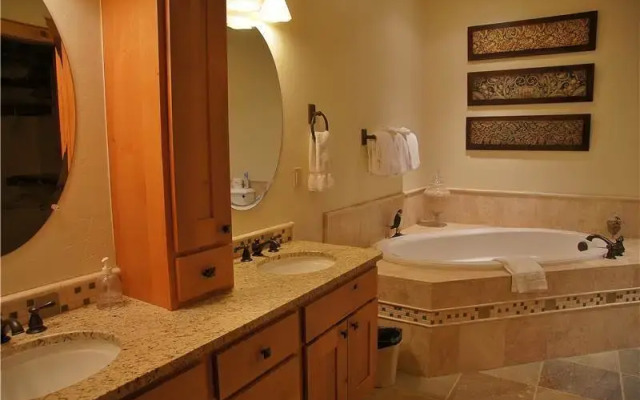 Dreamcatcher South 190 5 Br townhouse by RedAwning