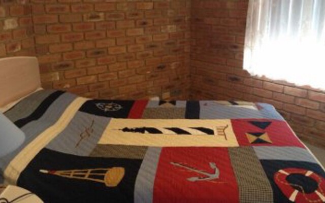 Fronds Holiday Apartments