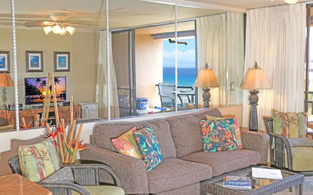 Kahana Villa F-410 by RedAwning