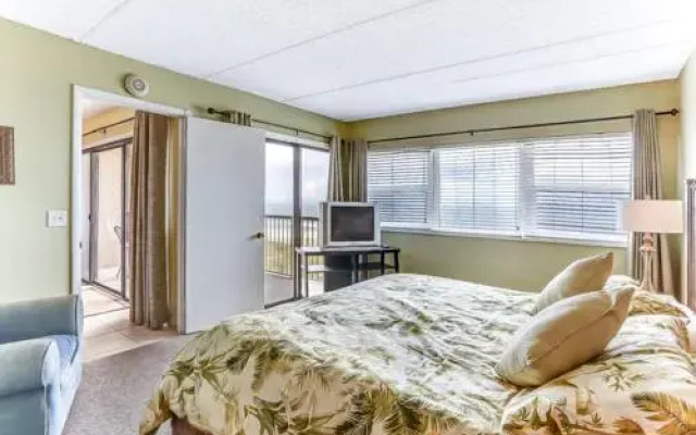 Comfy Upper Unit Condo to Enjoy the Beach or the Fishing by RedAwning