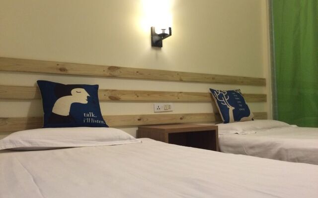 Rainbow Youth Inn (Xi'an Bell and Drum Tower City Wall branch)