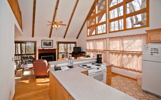 Adams Eden - 2 Br home by RedAwning