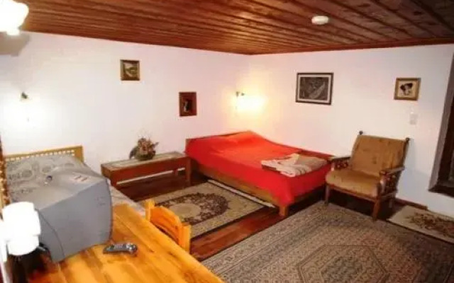 Astraka Guesthouse I