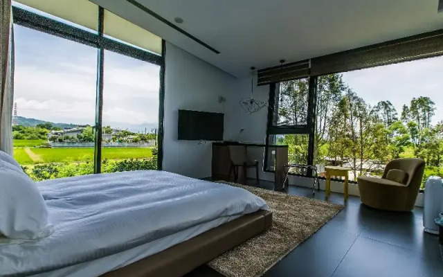 Aura Villa