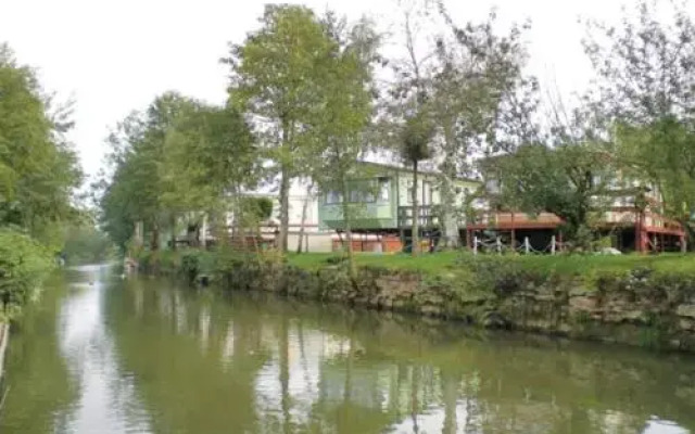 Weir Country Park