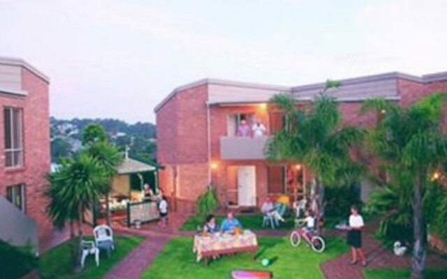 Fronds Holiday Apartments