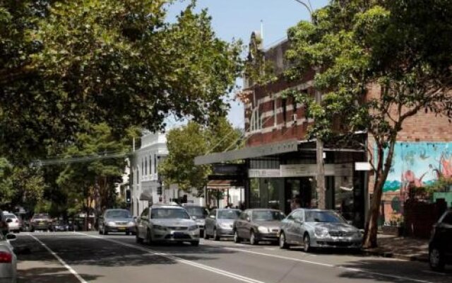 Live in the heart of Surry Hills - walk to City