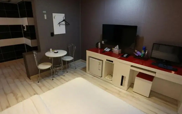 Goodstay Bandi Hotel