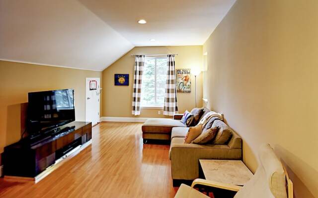 1207 Tomahawk Ln - 4 Br Home